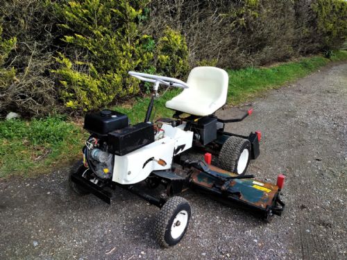 National 68 triple mower (PIL3745) for sale