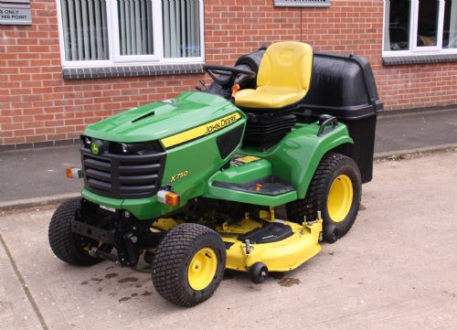 John Deere X750 Ride On Mower With 54″ Cutting Deck And Powerflow Triple Bag Collector for sale