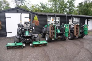 2013 Parkway 3 Triple Cylinder 4WD ride on Mower for sale