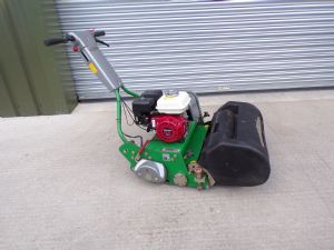 DENNIS G560 GREENS MOWER 10 blades 	Y												 for sale