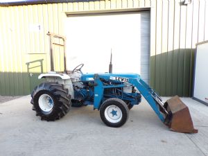 FORD 1910 TRACTOR & LEWIS LOADER for sale