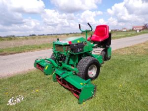 RANSOMES 18 TRIPLE GANG RIDE ON MOWER for sale