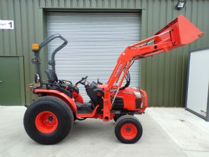 KUBOTA B3030 COMPACT TRACTOR AND FRONT LOADER for sale