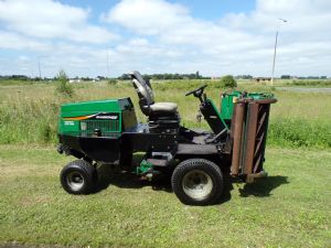 RANSOMES HIGHWAY 2130 TRIPLE CYLINDER RIDE ON MOWER for sale