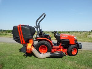 KUBOTA B2530 WITH GCD 600 COLLECTOR for sale
