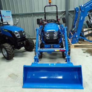 SOLIS 26 TRACTOR WITH LOADER for sale