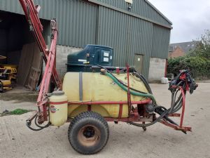Hardi trailed sprayer  for sale