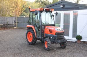 2013 Kubota STV40 4WD Tractor with Full Cab 470 hours for sale
