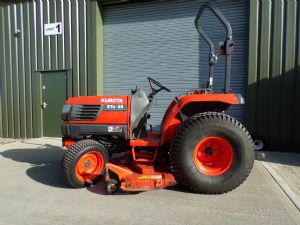 KUBOTA STA 35 COMPACT TRACTOR WITH MID ROTARY DECK for sale