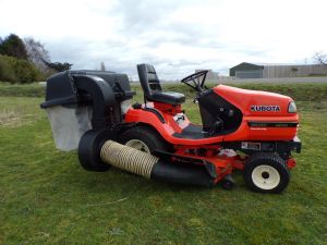 KUBOTA G2160 WITH COLLECTOR for sale