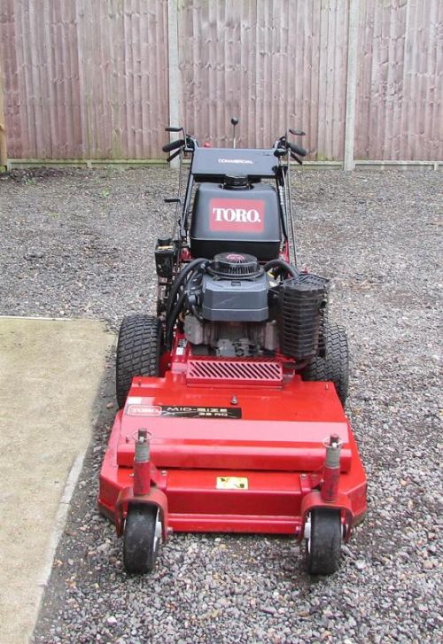 New and Used Toro Professional 32" pro midsize 30033, Commercial Walk
