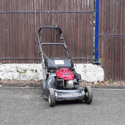 Honda HRH 536 QX Self-Propelled Rear Roller Petrol Lawn Mower for sale