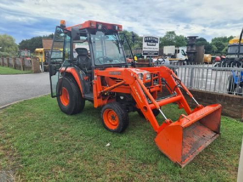 Kubota STV36 4 wheel drive cab & loader for sale