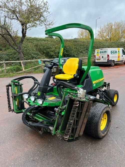 JOHN DEERE 8700 PRECISION CUT FAIRWAY MOWER for sale