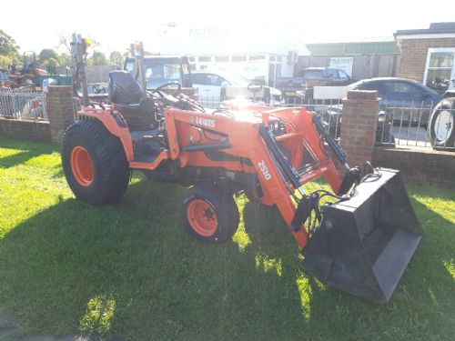 Kubota B2710 Compact Tractor with Lewis 2510 Front Loader for sale