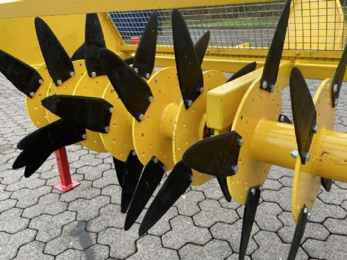 CHARTERHOUSE SLIT TINE AERATOR for sale