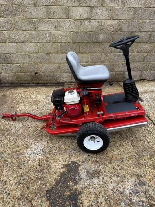 Toro Greenspro 1240 Turf greens iron with a Honda Engine for sale