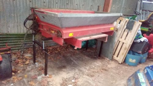 TORO 1800 TOPDRESSER for sale