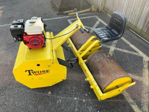 Twose Triple Drum Ride on Greens Roller for sale