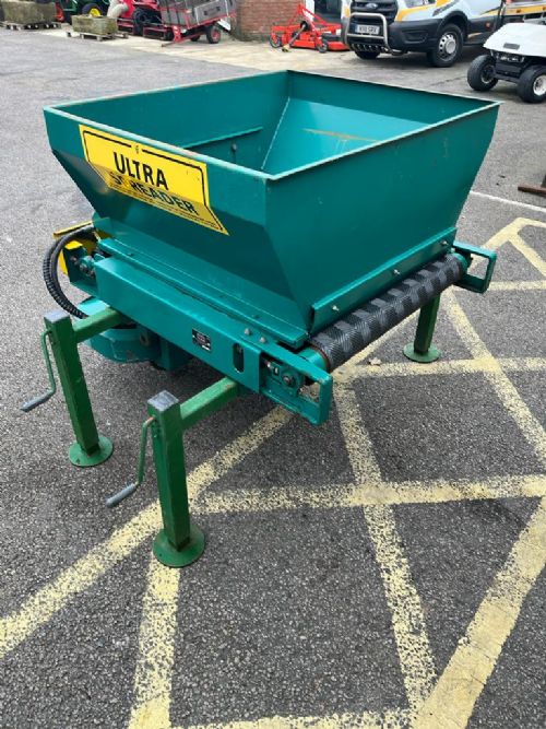 Compact Ultra Spreader Top Dresser for sale