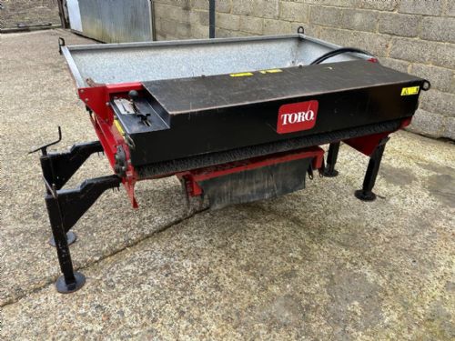 Toro Topdresser 1800 truck mounted top dresser c/w de mount kit for sale
