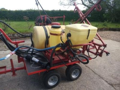 Used Hardi trailed 300 Ltr sprayer w/6m booms  for sale