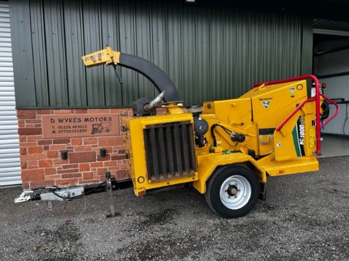 Vermeer BC1000 XL wood chipper / 12 inch capacity for sale