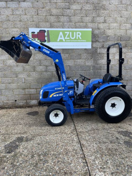 New Holland Boomer 30 compact tractor with a Lewis front loader & bucket for sale