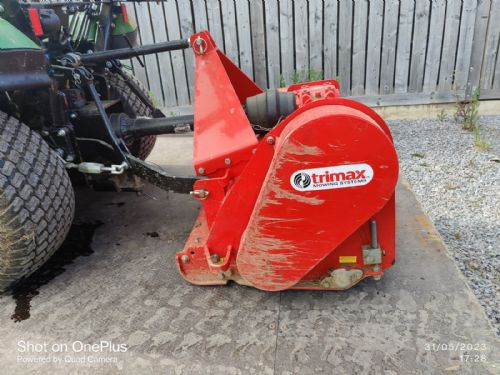 Trimax EZEEMOW FX 135 for sale