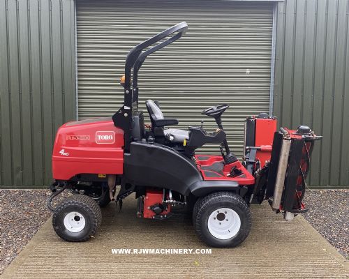 Toro LT3340 Triple cylinder mower, year 2014 - 1345 hrs, 35hp for sale