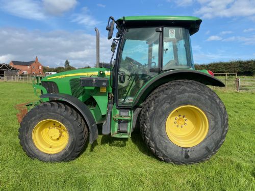 2007 John Deere 5820 Tractor with loader brackets. Turf Tyres. A/C for sale