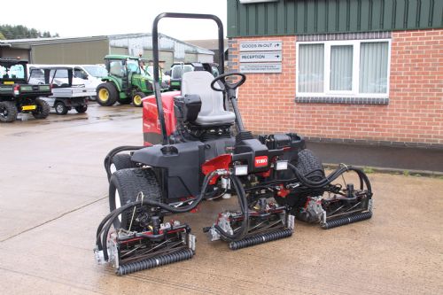 Toro Reelmaster 5510 Crosstrax AWD Ride-On Cylinder Mower for sale