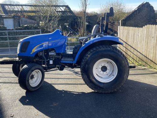New Holland TC45DA 45HP 4WD Hydrostatic Tractor 2006. 3000 hours for sale