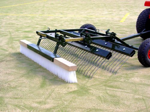 Grooming Artificial Surface Rake 1220mm 48