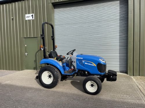 NEW HOLLAND BOOMER 25 COMPACT TRACTOR for sale