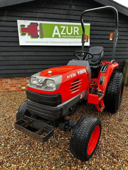 Kubota STV36 4 wheel drive compact tractor with turf tyres for sale
