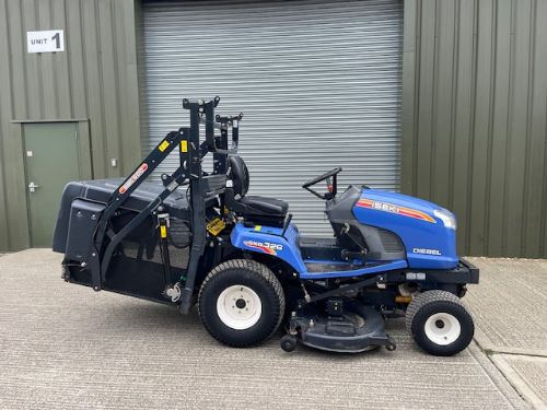 ISEKI SXG326 HIGH TIP COLLECTOR MOWER for sale