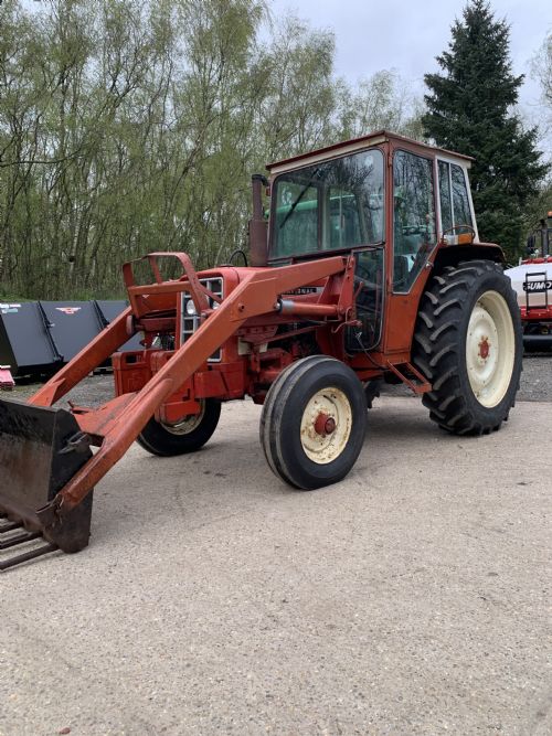 IH 454 TRACTOR WITH LOADER for sale