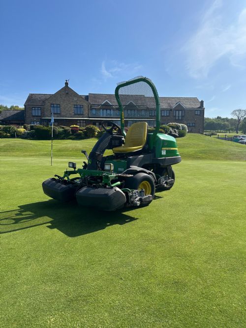 John Deere 2500E Greens Mower for sale