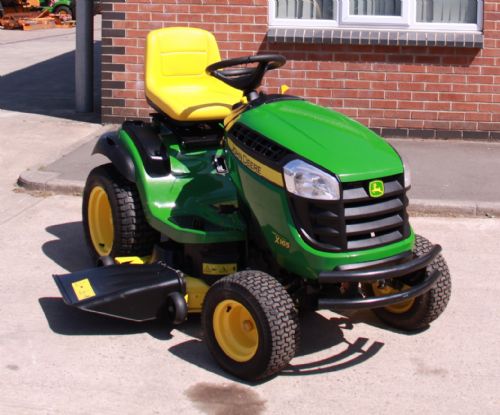 John Deere X165 Ride on Lawn Tractor ***Includes VAT*** for sale