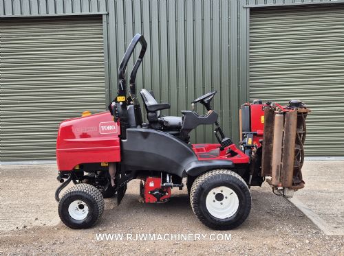 Toro LT3340 Triple cylinder mower, year 2016 - 1549 hrs, 35hp for sale
