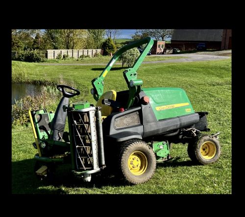 No Vat: John Deere 4WD 8400 Triple Cylinder Ride-On 970hr Commercial Mower Golf Greens for sale