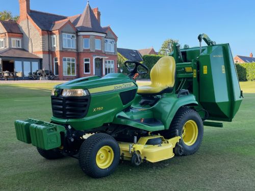 JOHN DEERE X750 DIESEL RIDE ON LAWN MOWER & MCS 580H COLLECTOR for sale