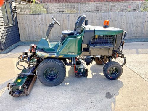 2004 HAYTER LT324 TRIPLE CYLINDER RIDE ON MOWER for sale
