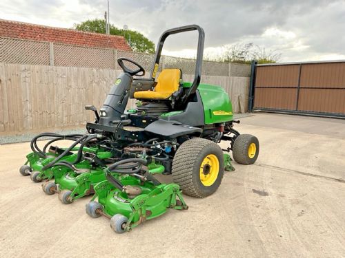 JOHN DEERE 3245C 5 GANG POD WIDE AREA RIDE ON LAWN MOWER for sale