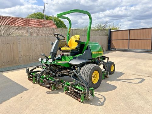 2008 JOHN DEERE 8700 5 GANG FAIRWAY RIDE ON MOWER for sale