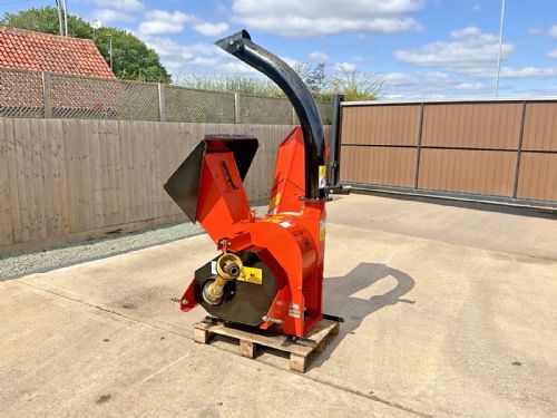BEARCAT 73554 5 INCH PTO POWERED WOOD CHIPPER TO SUIT COMPACT TRACTOR for sale