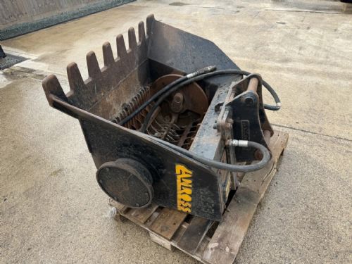 ANROSS HYDRAULIC SOIL STONE SCREENING EXCAVATOR BUCKET TO SUIT 3CX 8 TON DIGGER for sale