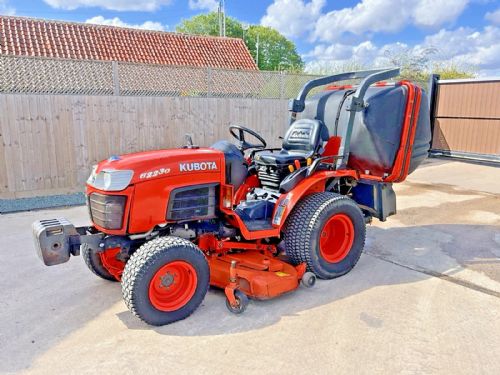 2008 KUBOTA B2230 HYDROSTATIC COMPACT TRACTOR WITH LAWN MOWER DECK for sale