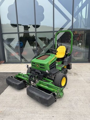 John Deere 2653B Diesel Triple Mower for sale